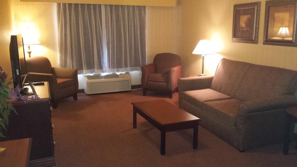 Town & Country Inn And Suites Quincy Eksteriør billede